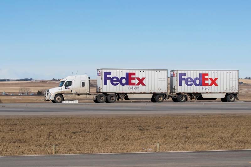 Essential Evidence to Collect After a Collision with a FedEx Truck