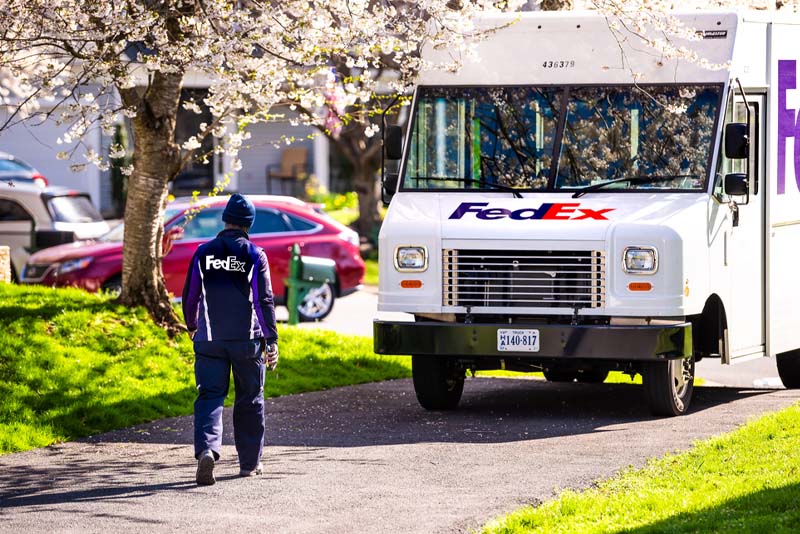 Essential Evidence to Collect After a Collision with a FedEx Truck